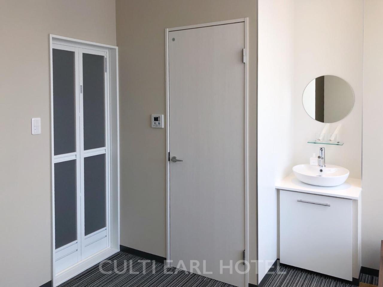 Culti Earl Hotel Осака Екстериор снимка